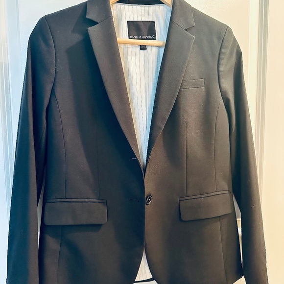 Banana Republic classic Black Suit Jacket with Pinstripe Lining Size 4 PETITE - Picture 1 of 4